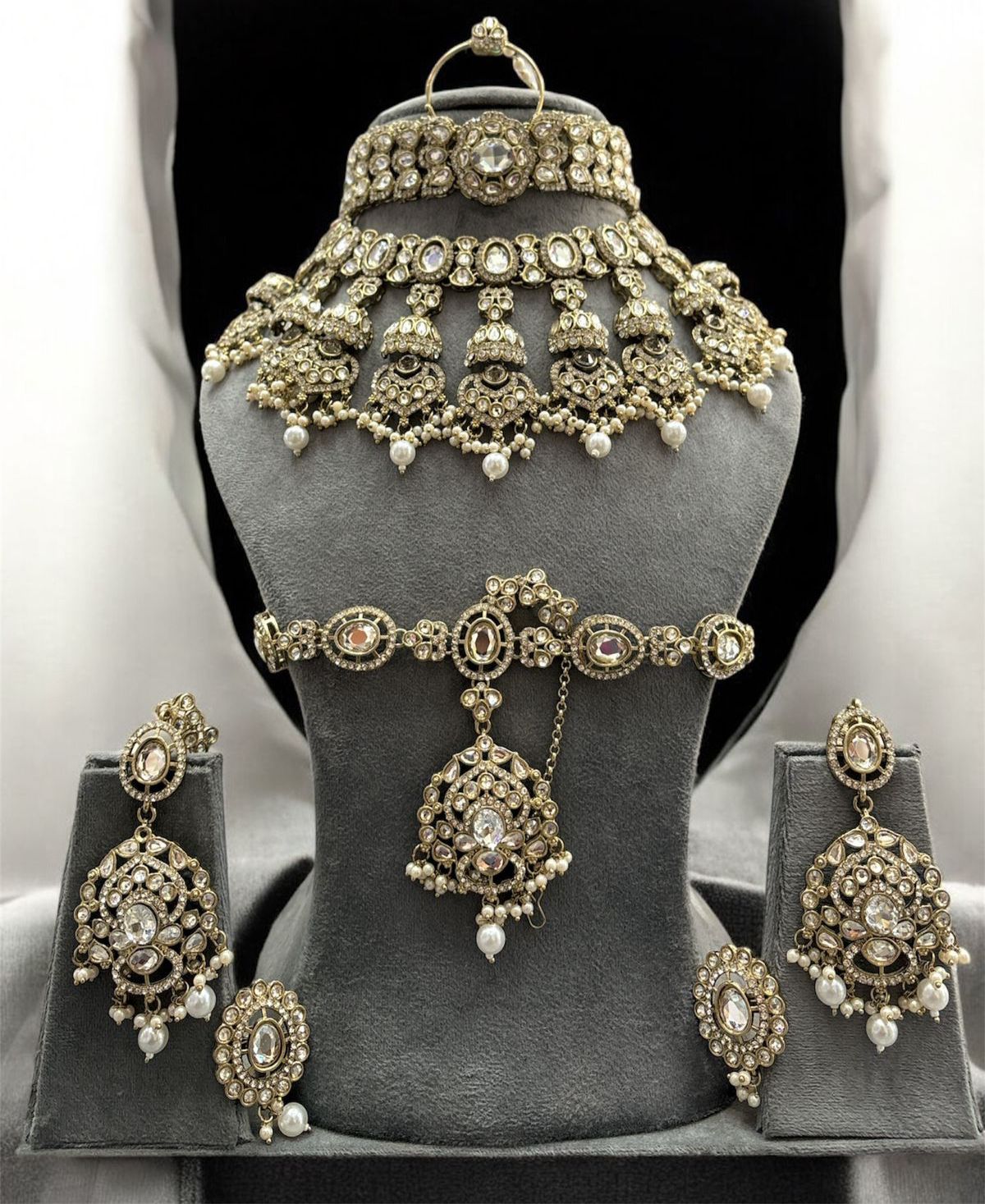 Emerald Meenakari Kundan Set
